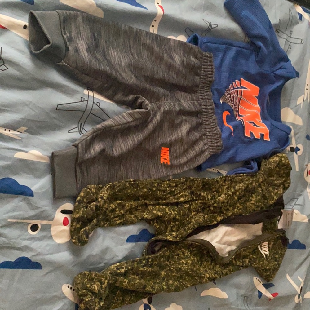 Nike outfit size 3 months and Nike sleeper size 3 months